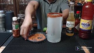 cómo hacer una michelada rica y refrescante [upl. by Nimzaj]