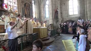 Locronan La grande Troménie 2013 La messe solennelle  1ère partie [upl. by Bernadette]