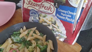 Birdseye Creamy Cheese Vegetable Penne Pasta food review [upl. by Zimmer476]