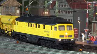 Märklin 36431 49968 BR 233 Bahnbau UHD 4K 2160 [upl. by Anaugal39]