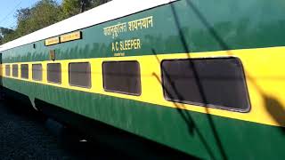 Bandra  Delhi sarai rohilla garib rath full speed near Alwar [upl. by Thorlie]