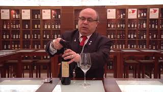 Cómo abrir apropiadamente una botella de vino con un sacacorchossacatapón de 2 tiempos [upl. by Kcirred]