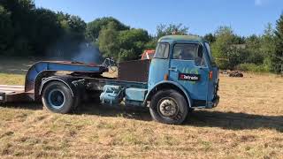 Volvo F86 med maskintrailer finns på auktion hos Retradeeu [upl. by Ennaerb]