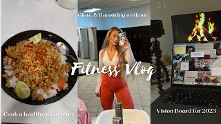 FITNESS VLOG 2023 Vision Board goal setting Leg Day Workout amp Greenchef Meal cook with me [upl. by Schiff]