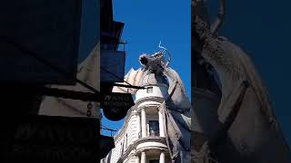 fire breathing dragon on top of gringotts bank [upl. by Jari911]