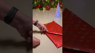 ⭐️🎁 Quick and Easy giftwrapping 🎄🎶⭐️ giftwrapping christmas shorts [upl. by Bidle]