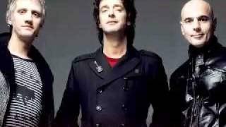 Cerati  Estoy azulado Video y Letra [upl. by Ellekcim]