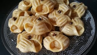 حلويات اللوز  حلوة الثلاثية المقادير في الوصف gâteaux marocains aux amandes [upl. by Namso]