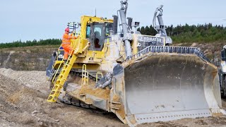 New Komatsu D475A Dozer [upl. by Eilrahc]