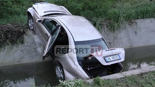 Report TV  Fier makina del nga rruga dy të plagosur dhe një i vdekur [upl. by Haymo171]