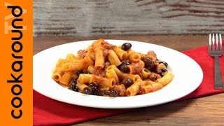 Pasta al sugo di salsiccia e olive nere  Primo piatto buonissimo [upl. by Eemaj]