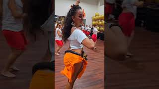 Matatini Mou Une ambassadrice talentueuse du Ori Tahiti dancer [upl. by Vieva]