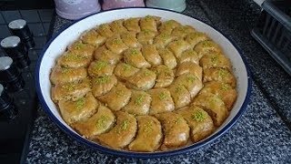 Çıtır Çıtır Pratik El Açması Ay Baklava Nasıl Yapılır  Tüm Püf Noktalarıyla Baklava Tarifi [upl. by Bret]