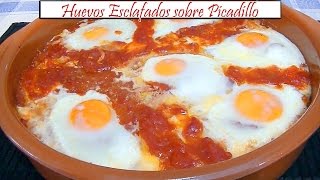 Huevos Escalfados sobre Picadillo  Receta de Cocina en Familia [upl. by Alroy]