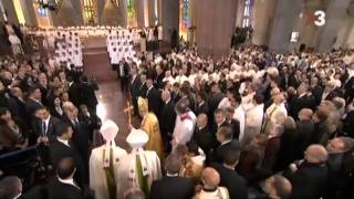 Pope Benedict XVI listens to the Escolania de Montserrat [upl. by Berry]