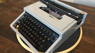 Typewriter Minutes  Typewriter Review 1972 Olivetti Lettera 31 [upl. by Eyssej]