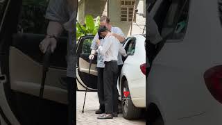 Randhir Kapoor Karishma Kapoor Arrives For Kareena Kapoor House In Bandra Birthday Celebration 🥳🎉 [upl. by Macleod]