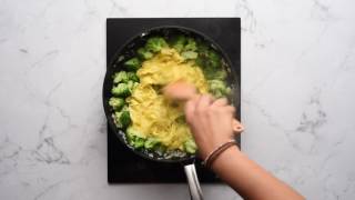 Tagliatelle met gerookte zalm en broccoli [upl. by Gnoht22]