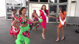 Arrivée de Diane Leyre Miss France 2022 à laéroport Roland Garros [upl. by Soneson]