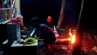 bushcraft camping overnight in the middle of the wilderness in a simple shelter for shelter 3 [upl. by Anrim]