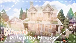 Minami Oroi Bloxburg Speedbuild and Tour  Aesthetic Blossom Roleplay House  August 24 2021 [upl. by Eimmak]