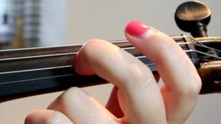 How To Do VIBRATO in the VIOLINVIOLA Slow MOTION wrist vibrato [upl. by Delmer]