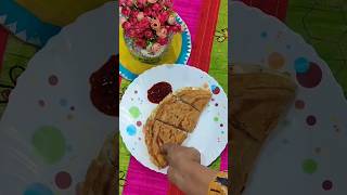 sahi baat hai 👍🏻 paratha recipe 🫶🏻 shortsfeed food cheesy foodclips youtubecheesey foodshorts [upl. by Gannon515]