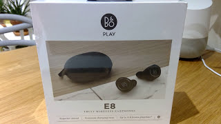 UNBOXING Bang amp Olufsen Beoplay E8 [upl. by Eikcir]