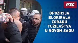 Opozicija blokirala zgradu Tužilaštva u Novom Sadu interveniše policija [upl. by Anahsohs357]