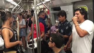 Banda Metro Cuadrado  Yo tomo vino y cerveza  Metro de Santiago 2019 [upl. by Madelon754]