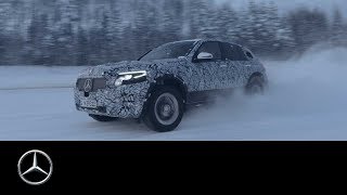 MercedesBenz EQC im Wintertest bei 35°C auf schwedischen Eispisten [upl. by Boyce549]