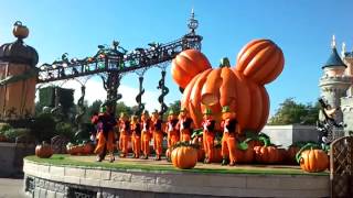 halloween disneyland paris 2012mp4 [upl. by Ylecic]