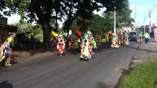 Máscaras de Hatillo 2014 Anormales [upl. by Akcinat]