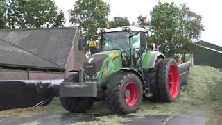 GRAS KUILEN 2018 FENDT 828 MET EEN HOLARAS KUILVERDELER [upl. by Roybn684]