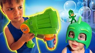 PJ MASKS E O LANÇADOR DE BOLHAS DE SABÃO Maikito Lagartixo Gekko e Brinquedos do PJMasks Toys [upl. by Aisitel]