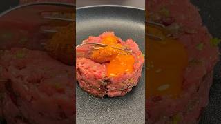 Avete mai provato una tartare di manzo con un tuorlo croccanteè facilissimo e Tòppe 🤪 tartare [upl. by Akim]