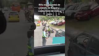 Motociclistas y agentes de tránsito protagonizan enfrentamiento en avenida de Ibagué [upl. by Mecke]