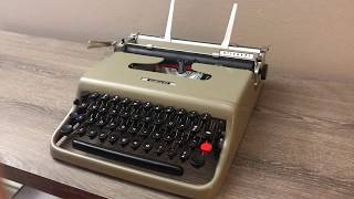 Very Early Olivetti Lettera 22 Typewriter 1950 [upl. by Salzhauer226]