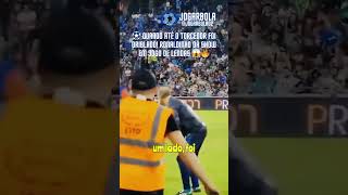 ⚽ Quando Até o Torcedor Foi Driblado Ronaldinho Dá Show em Jogo de Lendas 😱🔥 [upl. by Nohtahoj]