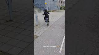 Totto cyklar i Göteborg gothenburgsweden nike boss [upl. by Jer]