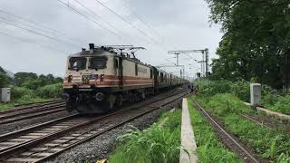 BandraDelhi Sarai Rohilla Garib Rath Express and Sayaji Nagari Superfast Express crossing Saphale [upl. by Yelsew]