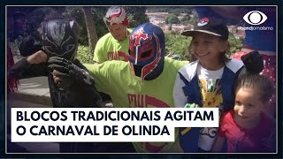 Domingo de Carnaval em Olinda têm blocos tradicionais e shows [upl. by Jonette]