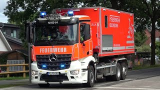 Großbrand  Hunderte Rundballen im Vollbrand Einsatzfahrten Feuerwehr und THW [upl. by Wyler771]