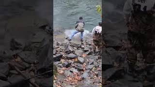 Its not easy to put a really big salmon in a net I ❤️ salmon fishing Vedder river Canada 🇨🇦 34 [upl. by Croteau]