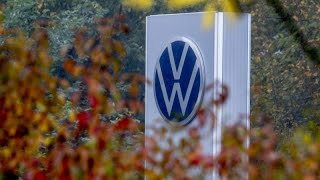 Volkswagen meldet starken Gewinneinbruch und kündigt Sparmaßnahmen an [upl. by Tuttle]