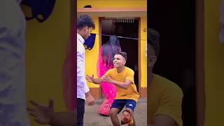 Sala lon chukane aaokat nahi long le leta hai  😃 funny comedy short shortsfeed varel [upl. by Ydnyc]