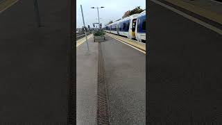 Chiltern Railway 165010 amp 165017 arriving at Oxford 41124 [upl. by Stevy]