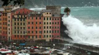 Camogli Mareggiata 30 Ott 2008 di Elisabetta Pinottiwmv [upl. by Rowland]