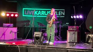 Live Karusellen 2024 🎵 Don’t stop me now  Queen cover på Nya Folketshus i Rågsved [upl. by Olotrab653]