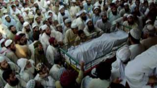 molana sarfaraz khan safdar ka namazy janaza [upl. by Kermie117]